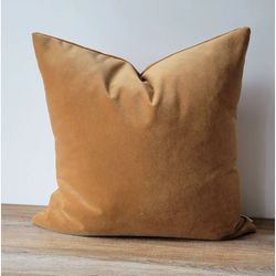Coussin 20x20 en velours couleur caramel, housse de coussin 22x22 velours tan, coussin tendance, décor magazine, décor tendance