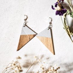 Pie IX, Boucles d'oreilles, Frêne, Gris, Fabriqué à Montréal, Bois local, Economie circulaire, Bois recyclé, Agrile du frêne