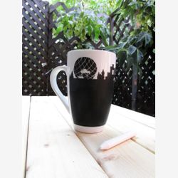 Tasse ardoise souvenir Montréal Expo 67 Biosphère habitat 67 Calder man pic nic electronik  craie thé mug personnalisée café