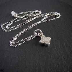 Petit pendentif quatrefeuilles médiévale en argent sterling / pendentif croix / pendentif rustique / bijoux artisanaux